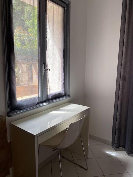 Villa Serenice - F2 Au Calme, Climatise, Wifi Et Parking Gratuit Nice Exterior foto