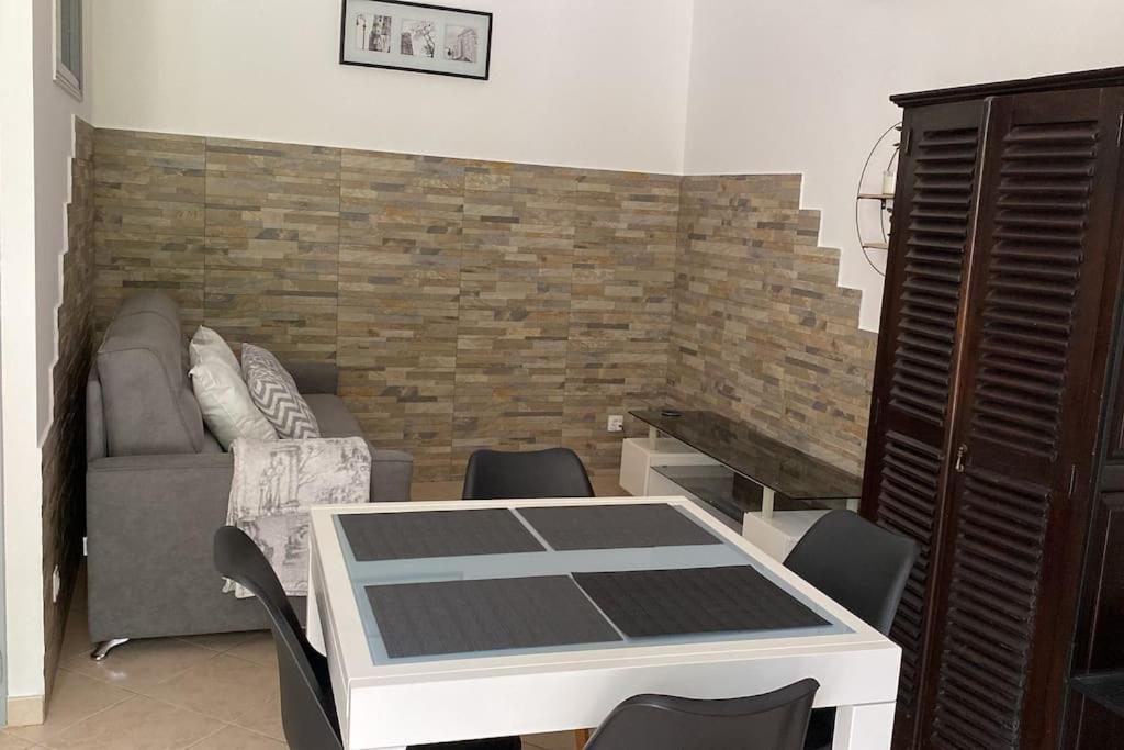 Villa Serenice - F2 Au Calme, Climatise, Wifi Et Parking Gratuit Nice Exterior foto